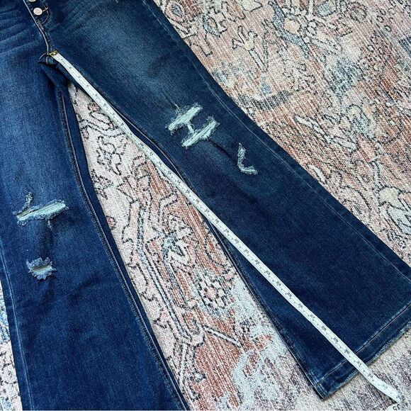KanCan Jaden Mid Rise Flare Jeans Petite NWT Distressed Flare Jeans Size 9 - Picture 10 of 15